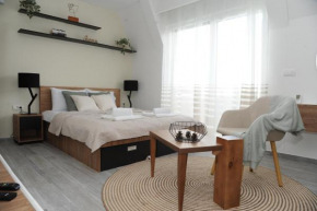 Sunny Woods Apartment